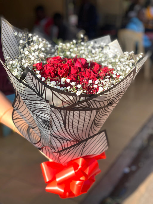 Valentine red soses flower bouquet