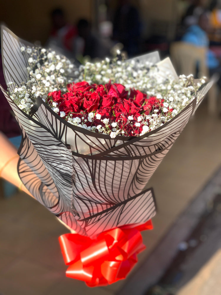 Valentine red soses flower bouquet