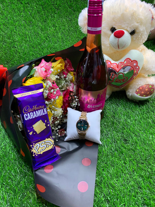 Lovers sensation bouquet and wine valentines gift pack