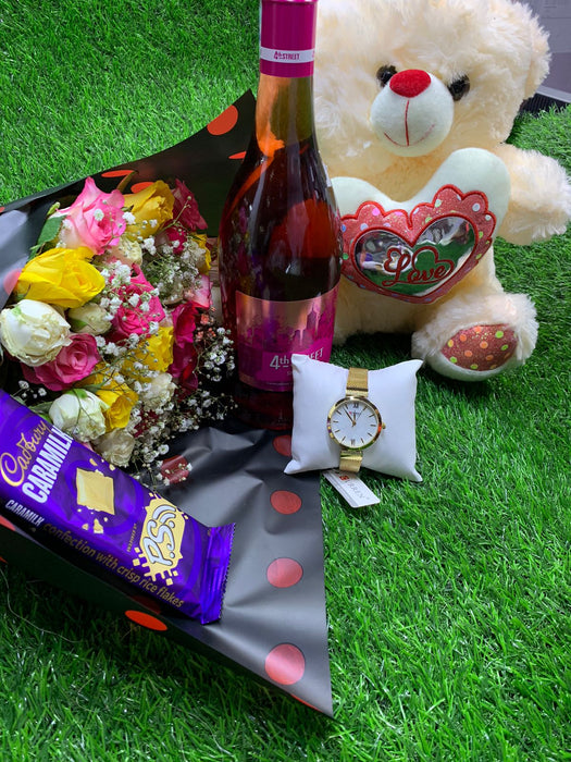 Lovers sensation bouquet and wine valentines gift pack